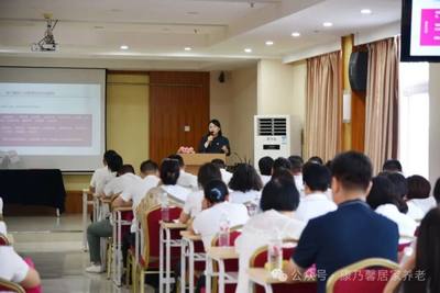 河南康乃馨居家养老携手瑞众保险郑州本部，共启“保险+养老”服务新篇章